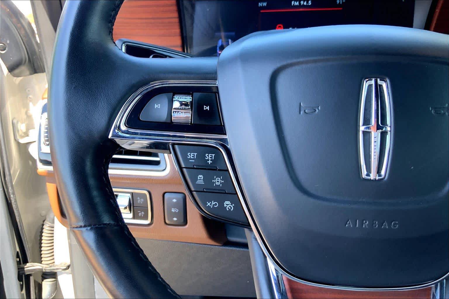 Used 2022 Lincoln Navigator Reserve AWD/4WD image 24