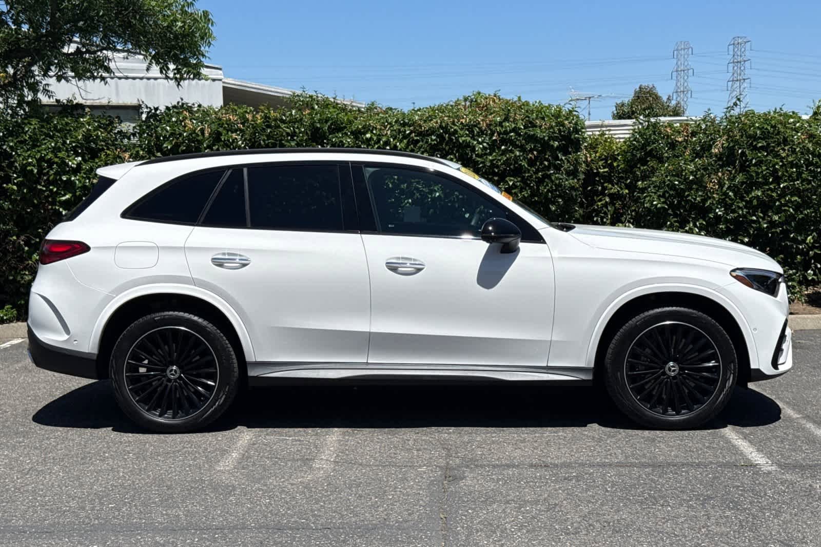 Certified 2026 Mercedes-Benz GLC 300 image 2