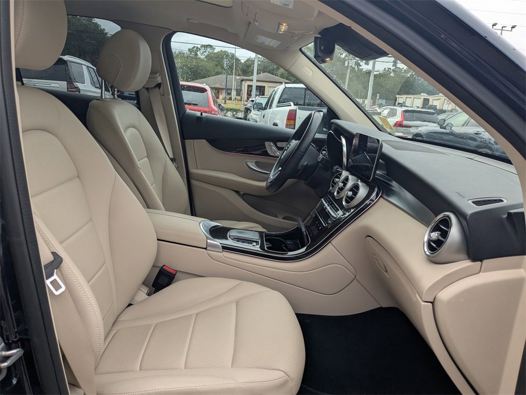 Used 2022 Mercedes-Benz GLC 300 image 13