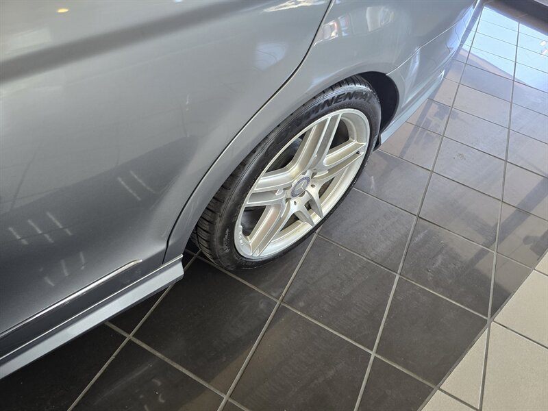 Used 2010 Mercedes-Benz C 300 Sedan w/ Multimedia Pkg image 29