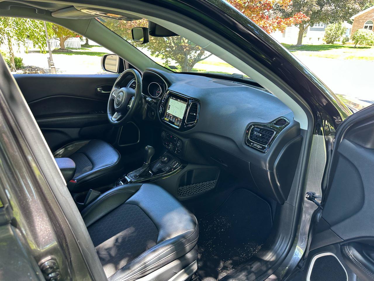 Used 2018 Jeep Compass Latitude w/ Popular Equipment Group AWD/4WD image 32