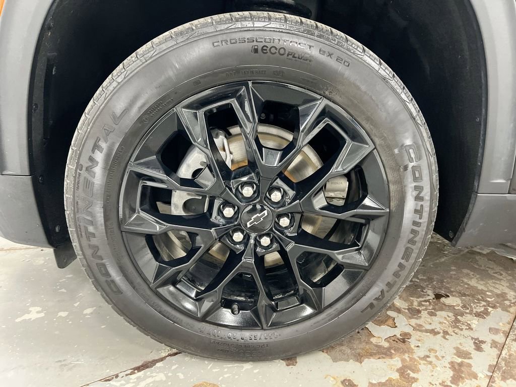 Used 2024 Chevrolet Traverse LS w/ Midnight/Sport Edition image 28