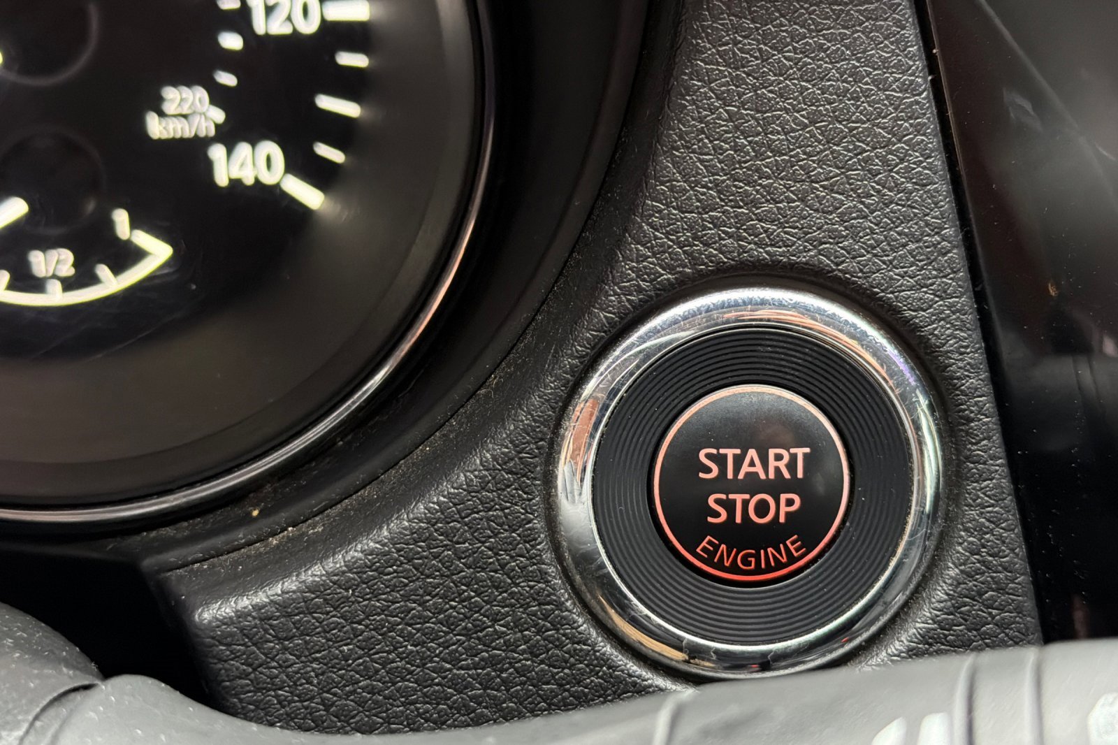 Used 2018 Nissan Rogue Sport SL image 31