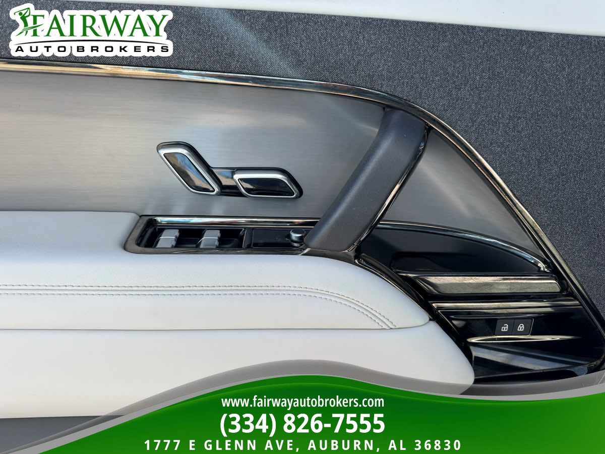 Used 2023 Land Rover Range Rover Sport SE image 15