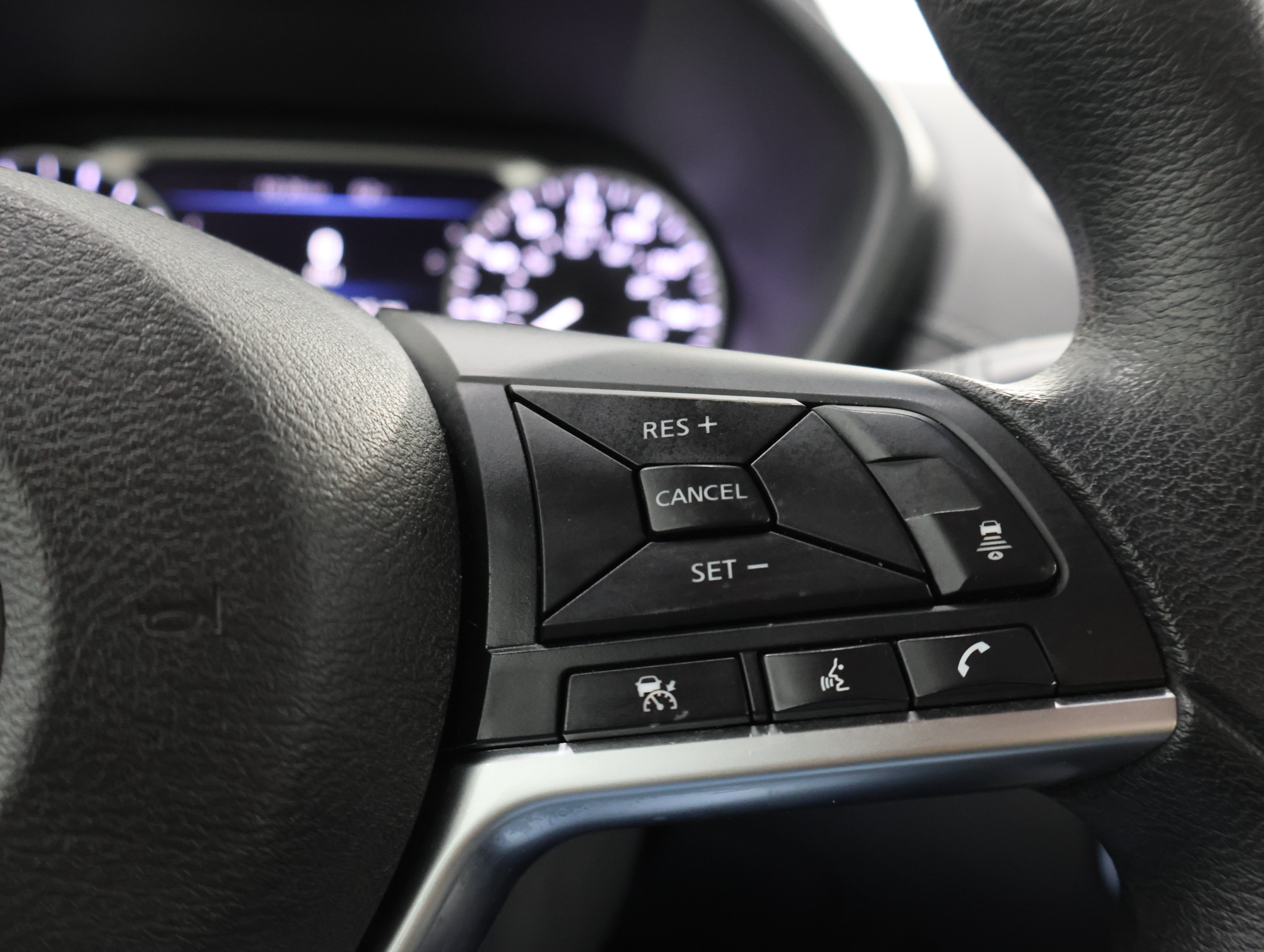 Used 2024 Nissan Sentra SV FWD image 14