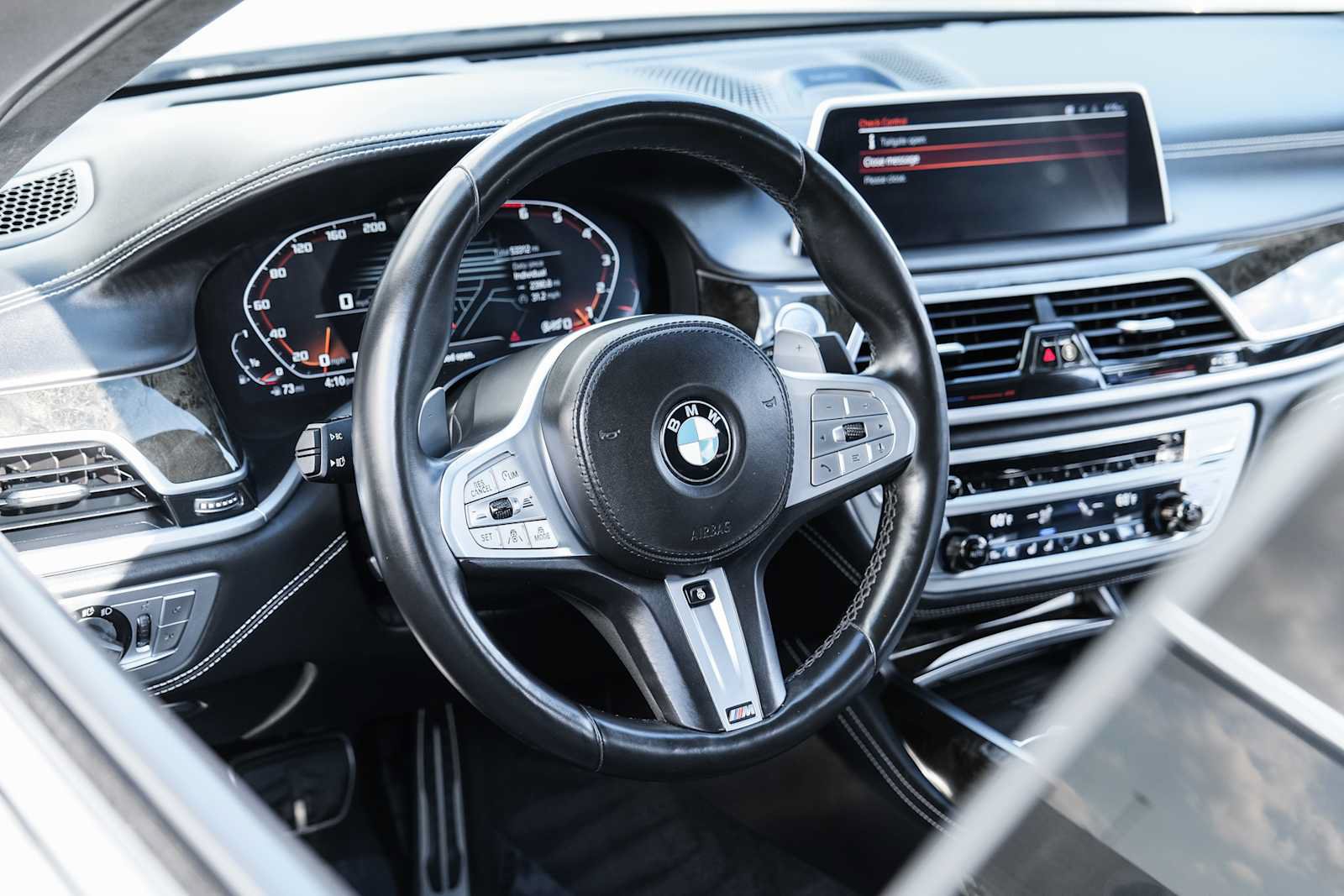 Used 2022 BMW M760i xDrive w/ Luxury Rear Seating Package AWD/4WD image 23