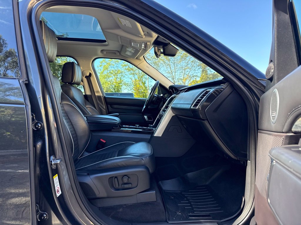 Used 2017 Land Rover Discovery HSE Luxury AWD/4WD image 20