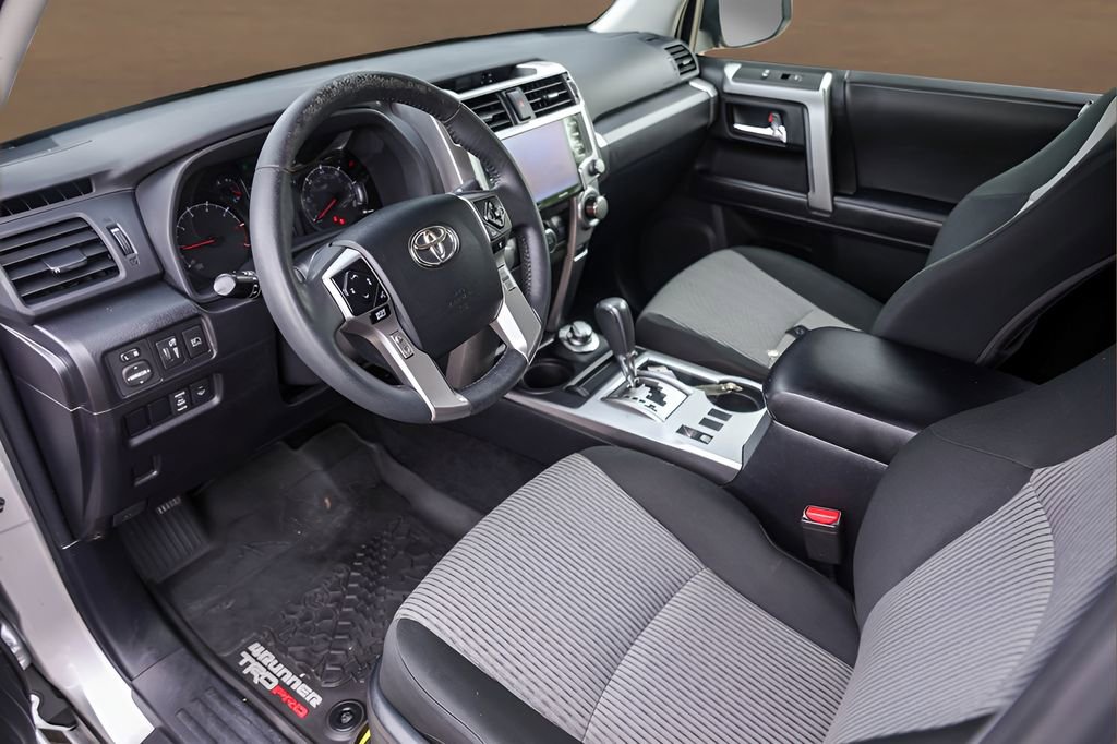 Used 2022 Toyota 4Runner SR5 AWD/4WD image 10
