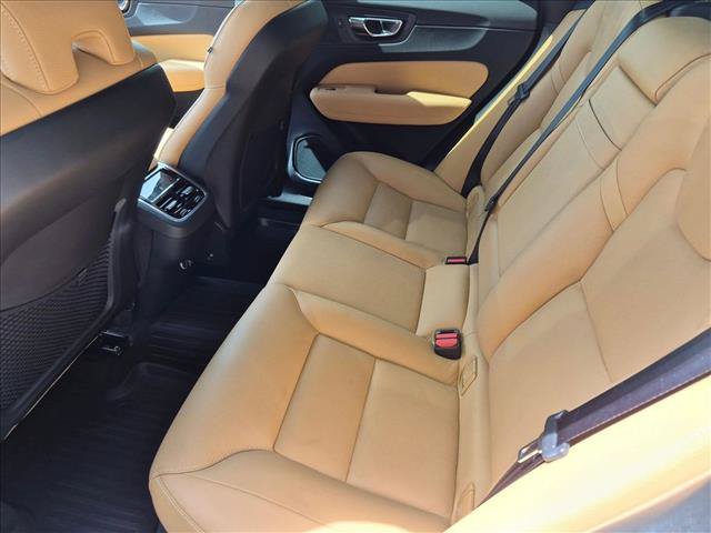 Used 2019 Volvo XC60 T5 Inscription w/ Protection Package Premier FWD image 18