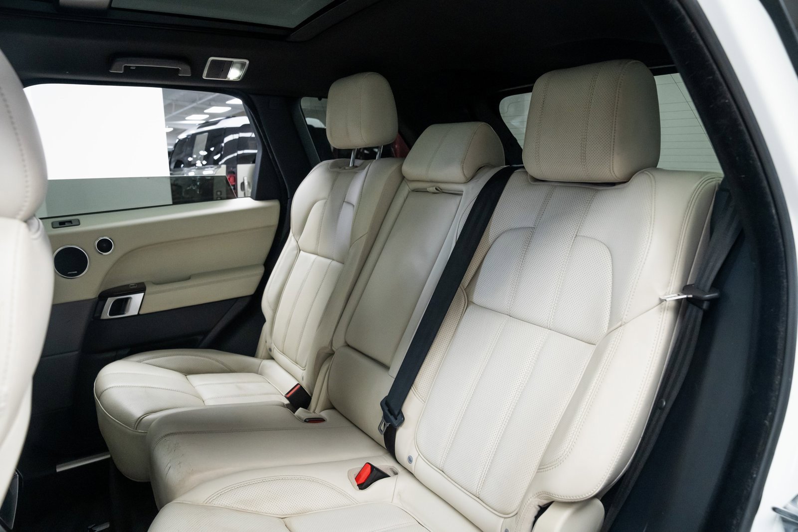 Used 2014 Land Rover Range Rover Sport HSE image 21