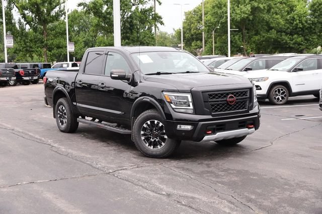Used 2021 Nissan Titan PRO-4X w/ Pro-4x Convenience Package AWD/4WD image 2