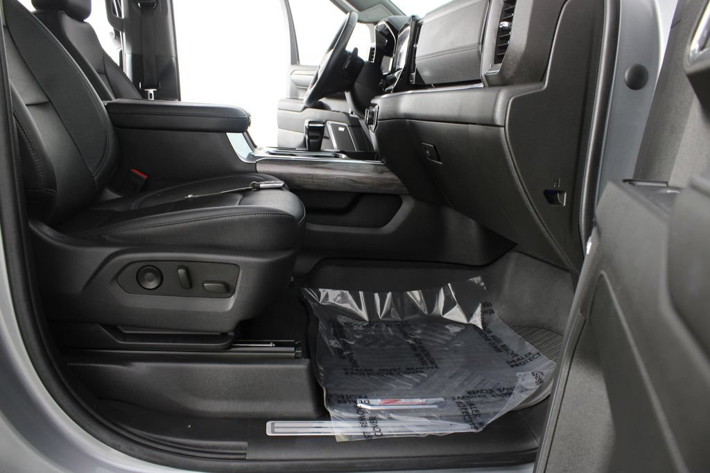 Used 2023 Chevrolet Silverado 1500 LTZ AWD/4WD image 23