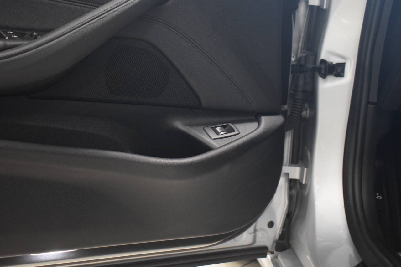 Used 2018 BMW 530i xDrive AWD/4WD image 37