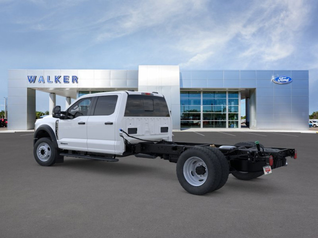 New 2026 Ford F550 4x4 Crew Cab image 4