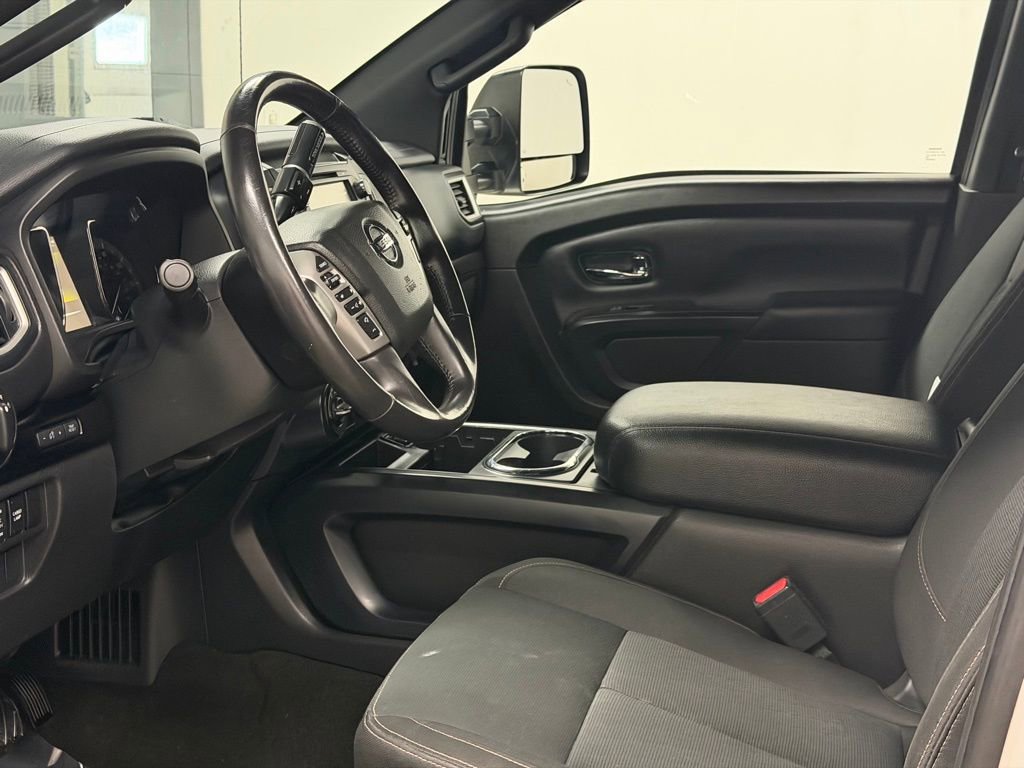 Used 2018 Nissan Titan S image 30