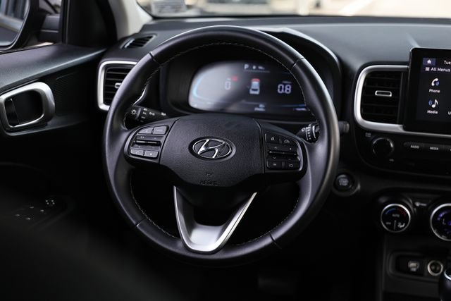 Used 2025 Hyundai Venue SEL FWD image 27
