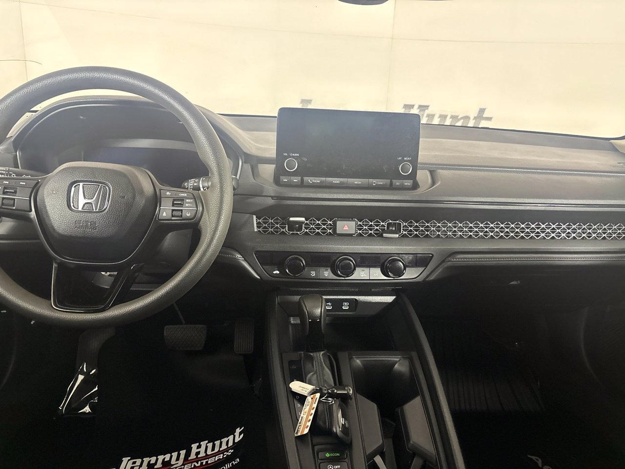 Used 2025 Honda Accord SE image 25
