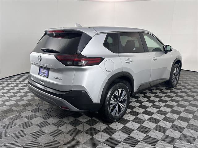 Used 2023 Nissan Rogue SV AWD/4WD image 3