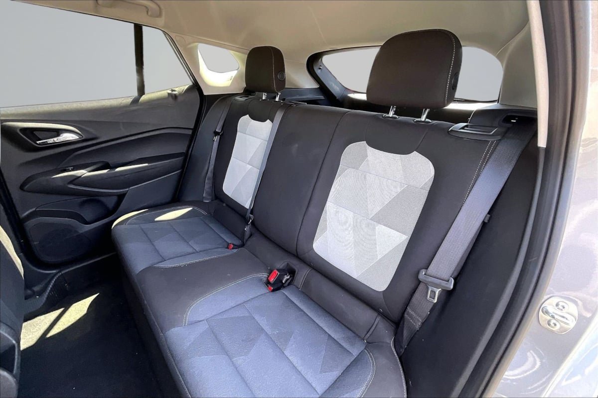 Used 2025 Chevrolet Trax LS FWD image 26