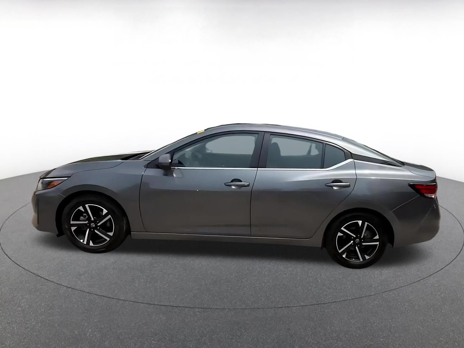 Used 2025 Nissan Sentra SV FWD image 8
