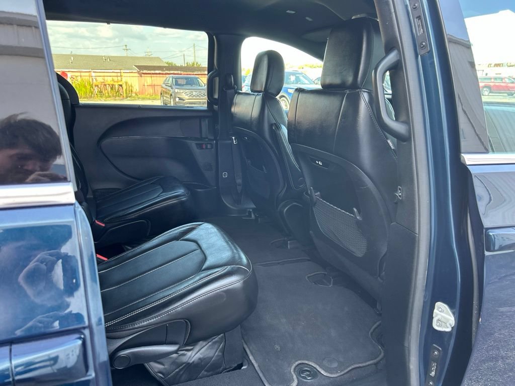 Used 2025 Chrysler Pacifica Select FWD image 43