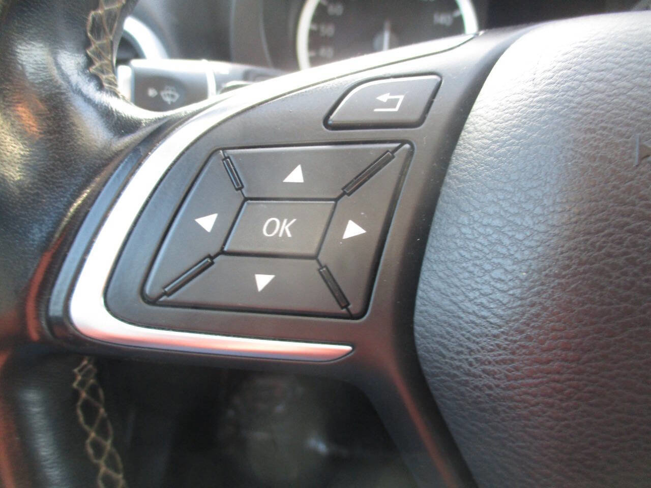 Used 2018 INFINITI QX30 AWD image 22