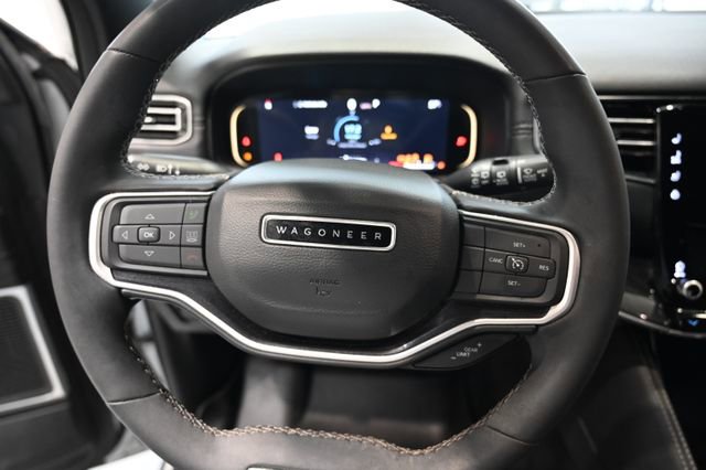 Used 2022 Jeep Wagoneer Series I AWD/4WD image 25