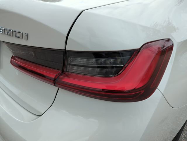 Certified 2022 BMW 330i xDrive Sedan w/ Convenience Package image 10