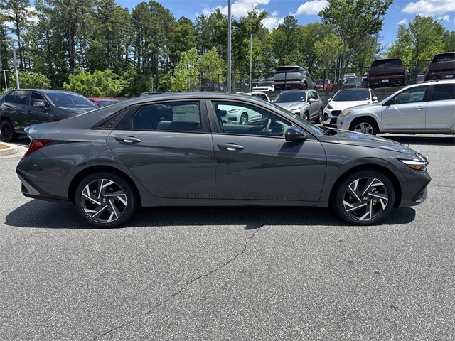 New 2025 Hyundai Elantra SEL image 8