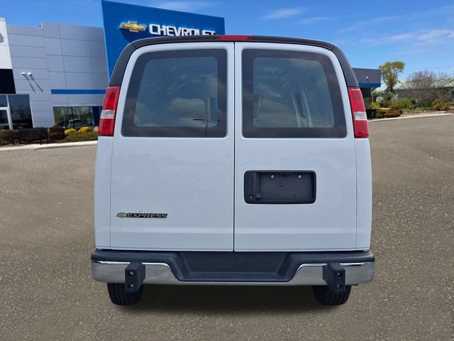 Used 2025 Chevrolet Express 2500 w/ Driver Convenience Package RWD image 25