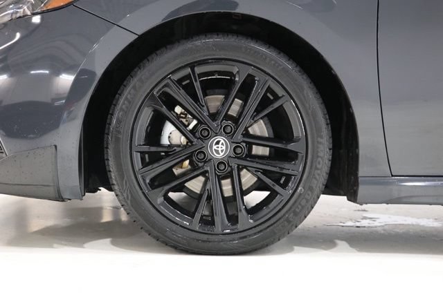Used 2025 Toyota Camry SE FWD image 11