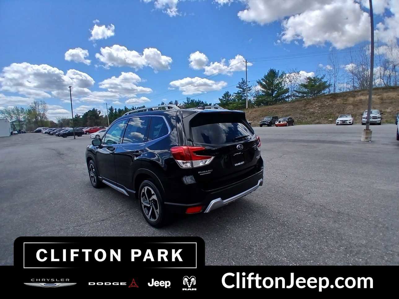 Used 2022 Subaru Forester Touring AWD/4WD image 6