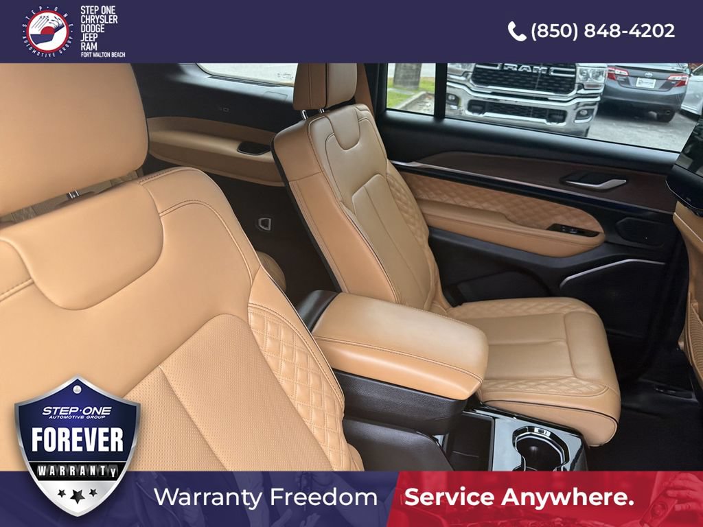 Used 2024 Jeep Grand Cherokee L Summit w/ Rear Seat Video Group I AWD/4WD image 17