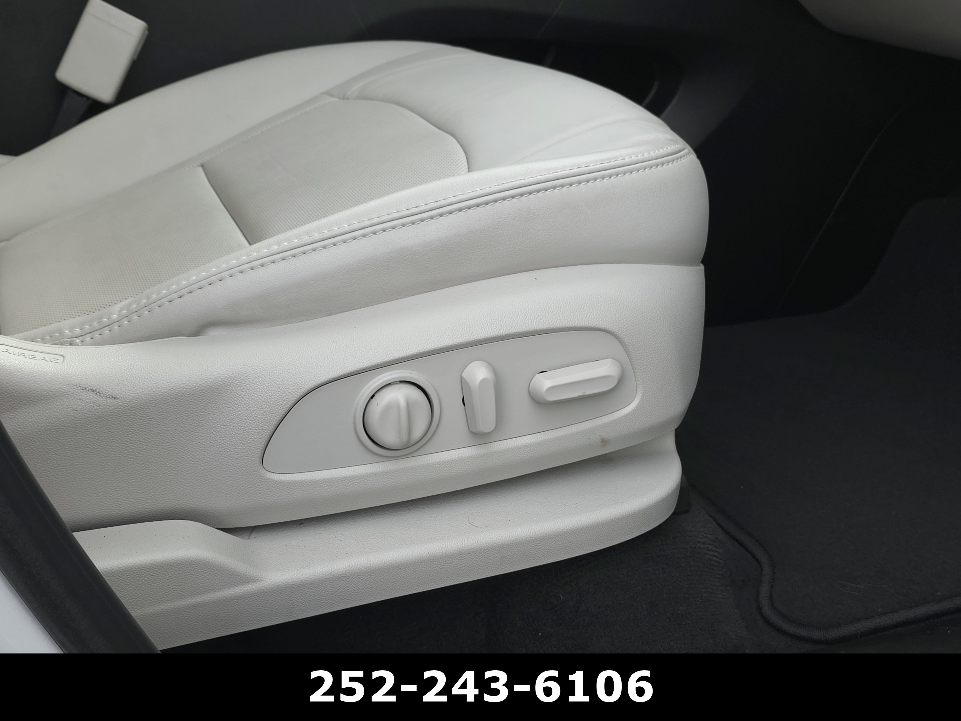 Used 2023 Buick Enclave Essence w/ Experience Buick Package FWD image 46