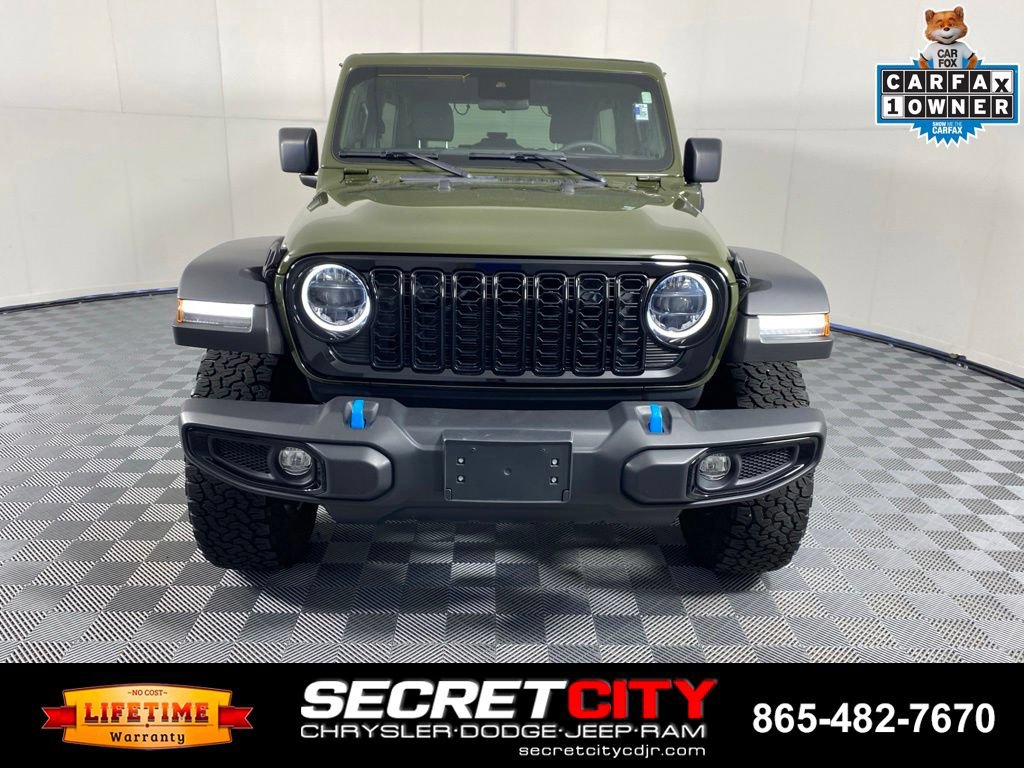Used 2024 Jeep Wrangler Unlimited AWD/4WD image 2