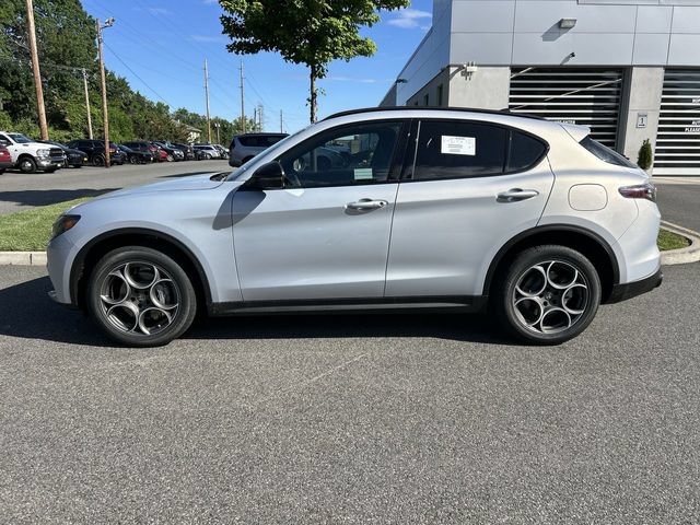 New 2026 Alfa Romeo Stelvio Sprint w/ Convenience Package AWD/4WD image 5