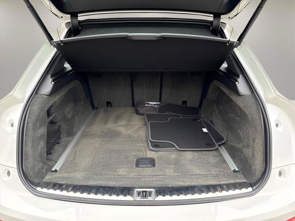Used 2023 Bentley Bentayga AWD/4WD image 16
