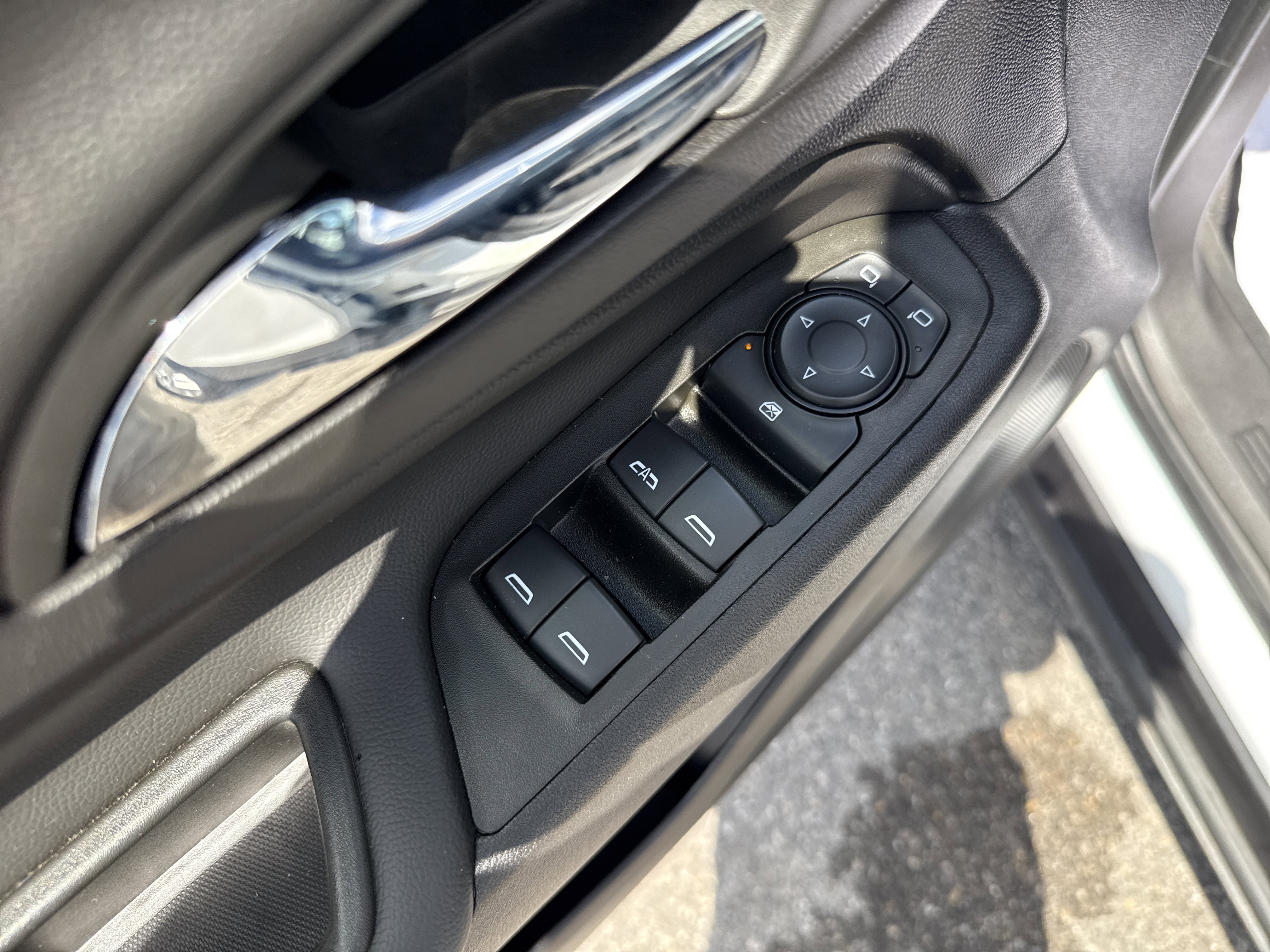 Used 2024 Chevrolet Equinox LT w/ LPO, Floor Liner Package AWD/4WD image 15