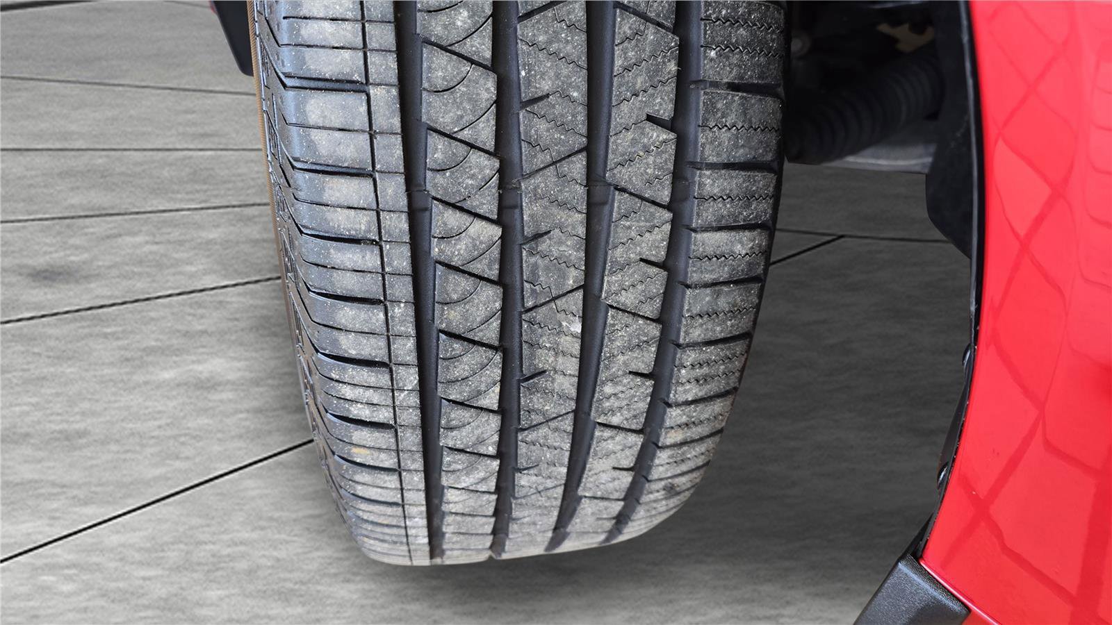 Used 2025 Volvo XC60 B5 Plus w/ Climate Package image 30