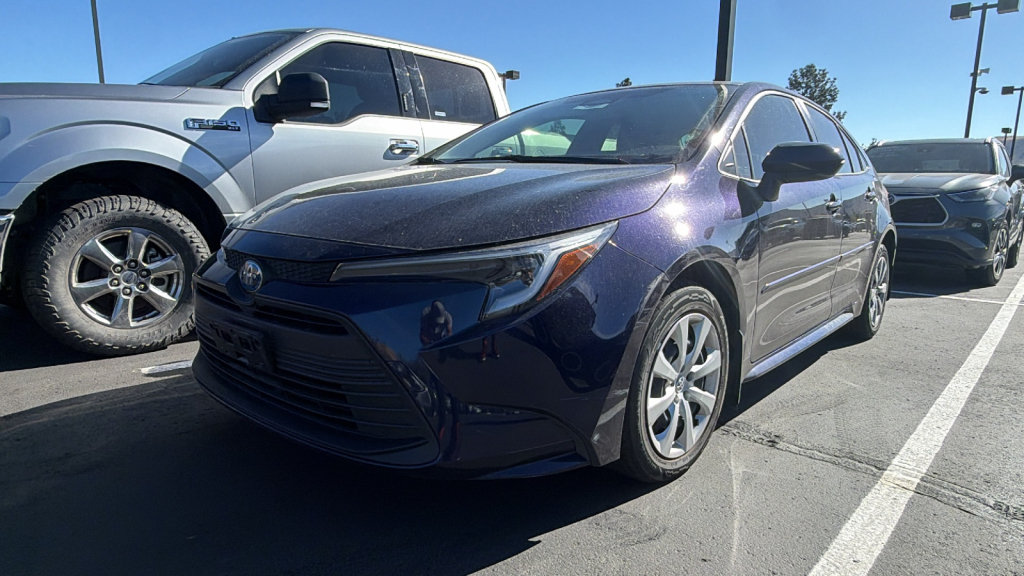 Used 2024 Toyota Corolla LE FWD image 4
