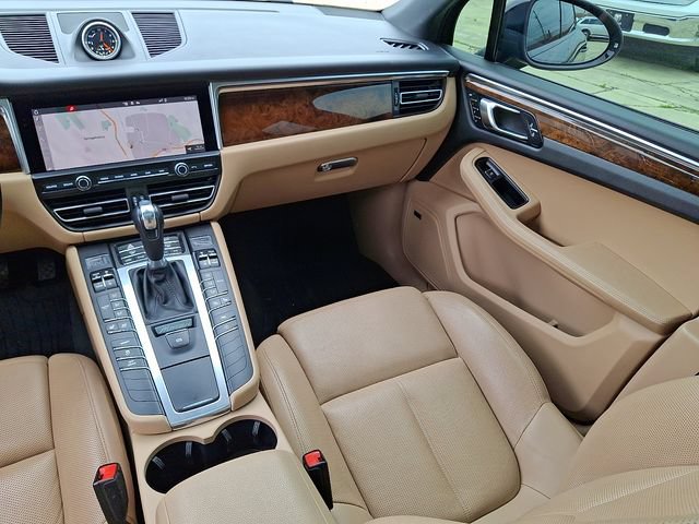 Used 2021 Porsche Macan AWD/4WD image 16