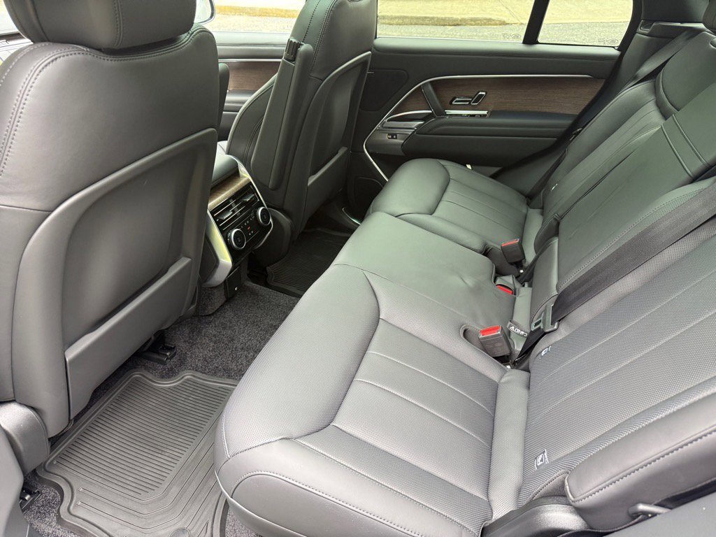 New 2025 Land Rover Range Rover SE image 14