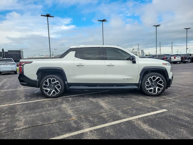 Used 2025 Chevrolet Silverado EV RST AWD/4WD image 13