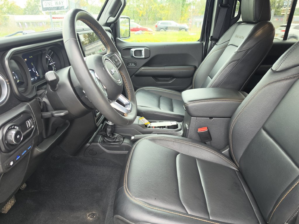 Used 2024 Jeep Wrangler Unlimited Sahara AWD/4WD image 14