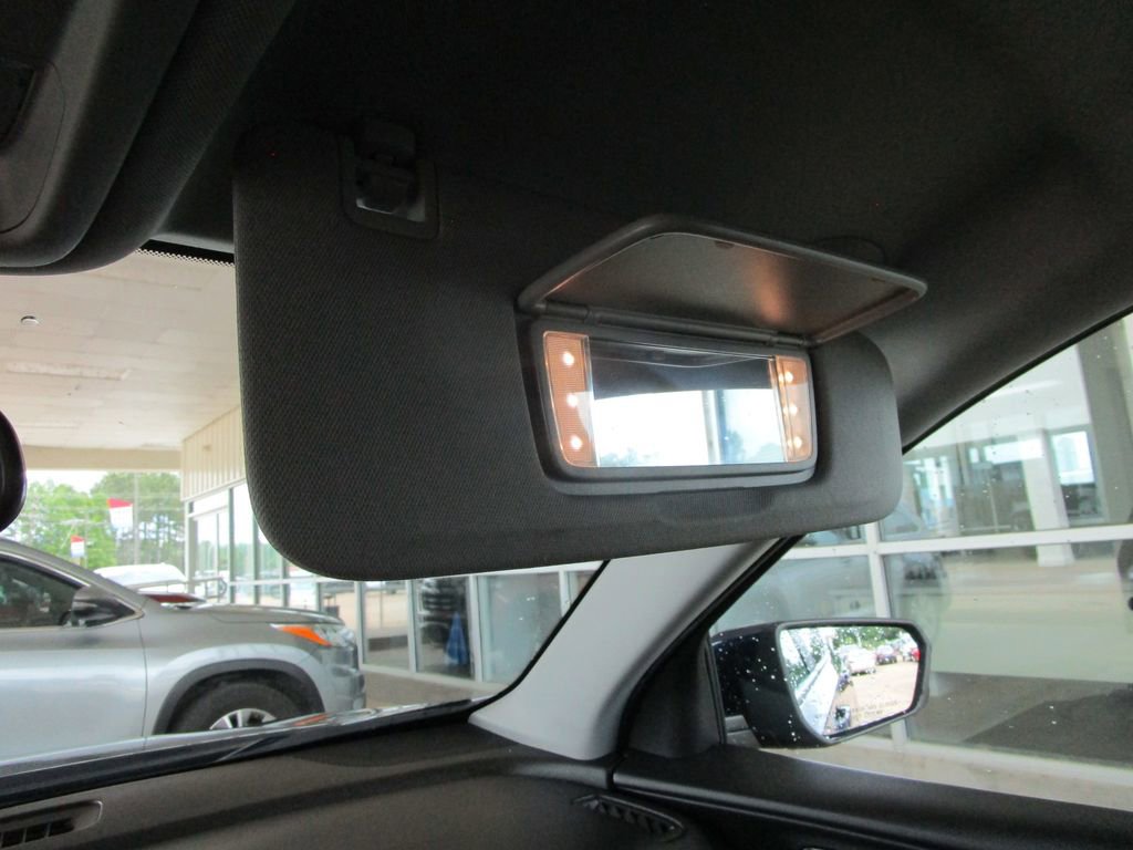 Used 2022 GMC Terrain SLE FWD image 37