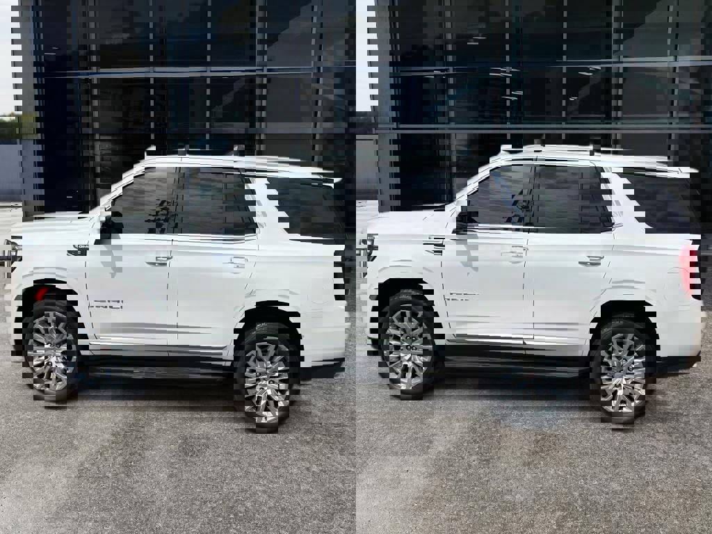 Used 2024 GMC Yukon Denali image 4