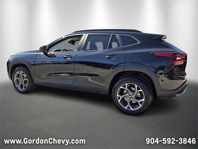 Certified 2025 Chevrolet Trax LT w/ LT Convenience Package image 3