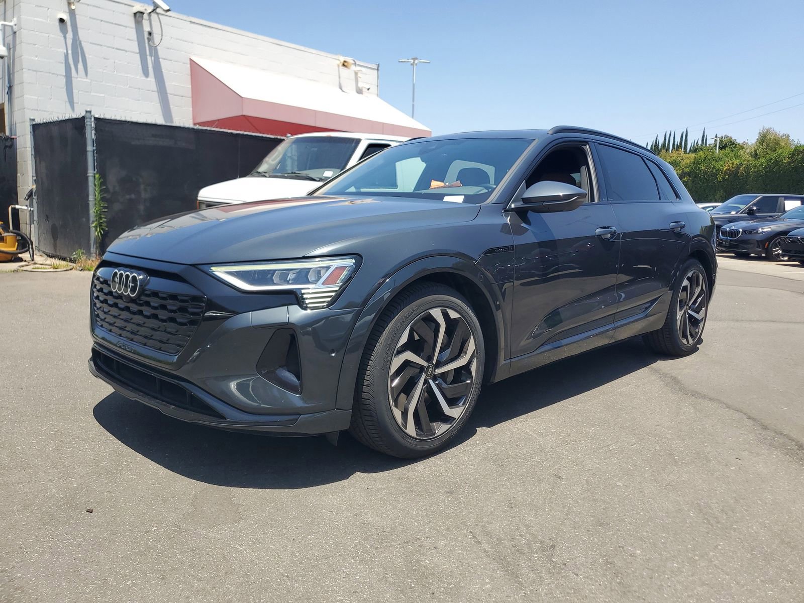 Used 2024 Audi Q8 e-tron Premium Plus w/ Premium Plus Package AWD/4WD image 2