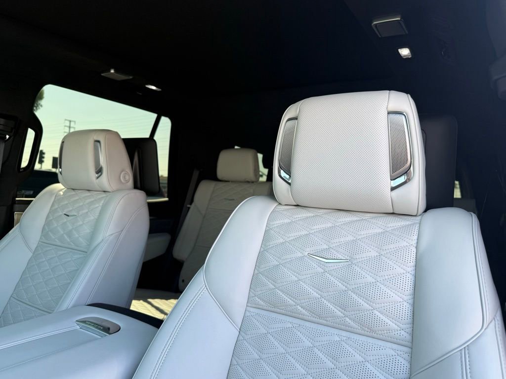 Used 2025 Cadillac Escalade V image 16