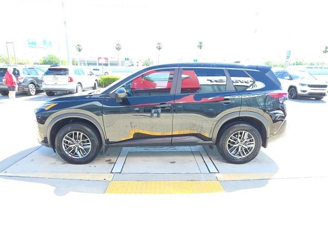 Used 2023 Nissan Rogue S image 7